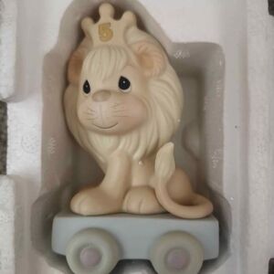 Adorable Cream Lion Toy with Crown